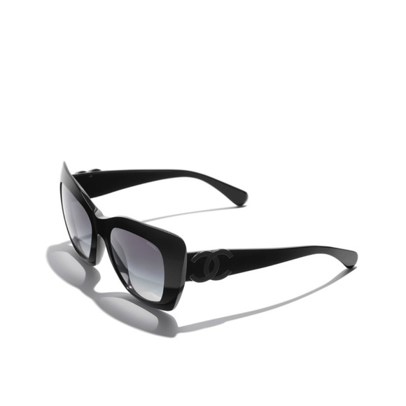 Chanel Cat Eye Sunglasses - SOLD OUT 2021 RUNWAY - Picture 4 of 15